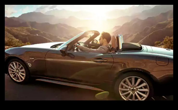 سيارات الطرق الهادرة: السيارات الرياضية وجاذبية الرحلات البحرية في الهواء الطلق