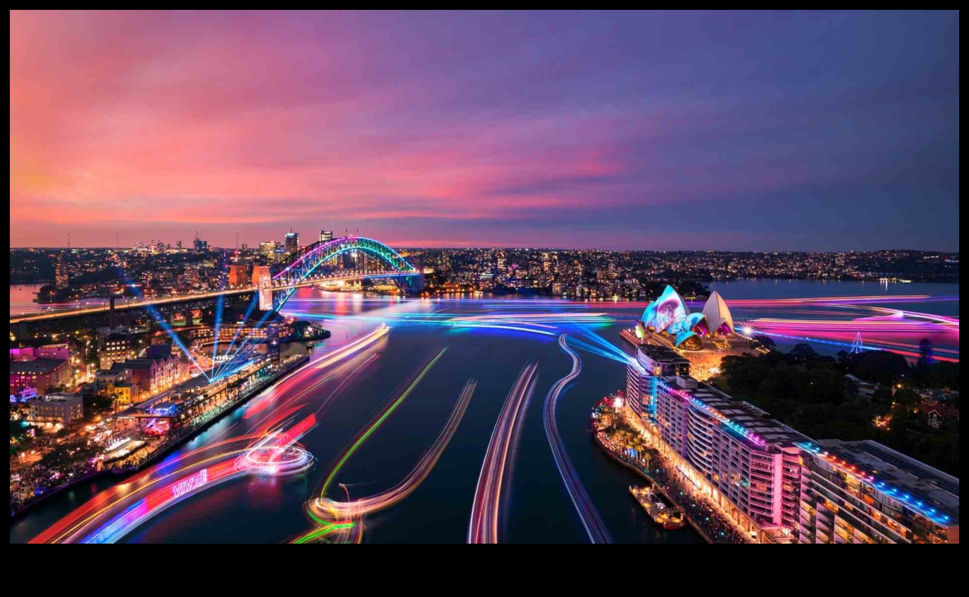 رؤى حية: دليل ملون لمشاهدة المعالم السياحية 4 رؤى حية: مشاهدة المعالم السياحية في اللون الحي