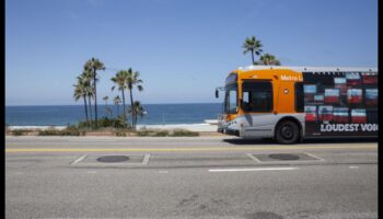 حكايات العبور: دليل لروايات جولة الحافلة